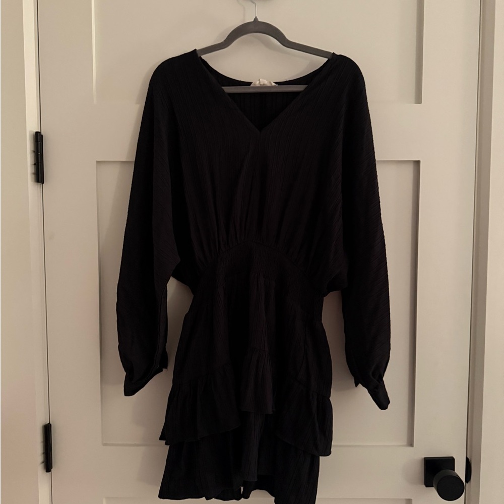 Entro Black Fitted Long Sleeve Dress